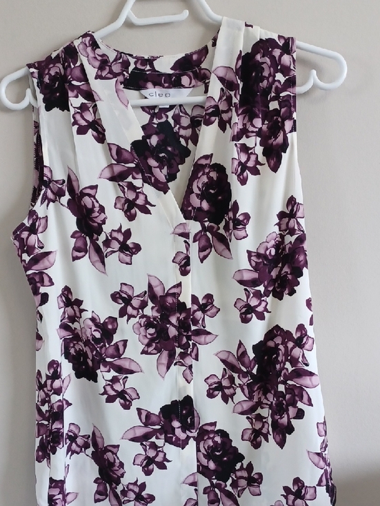 cleo Tops - cleo White Sleeveless V-Neck Camisole with Plum Floral Print